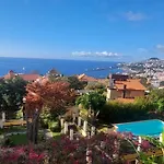 Elegant And Relaxing Seaview With Pool شقة