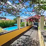 Elegant And Relaxing Seaview With Pool شقة