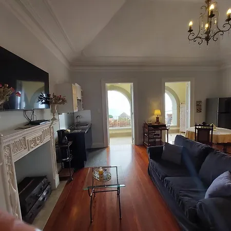 Elegant And Relaxing Seaview With Pool Апартаменты