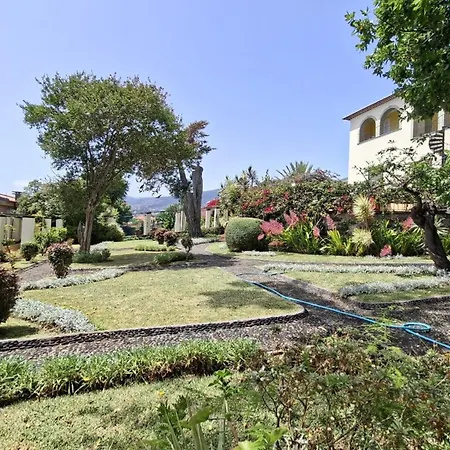 Elegant And Relaxing Seaview With Pool