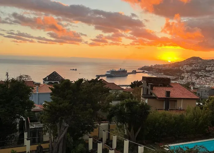 Elegant And Relaxing Seaview With Pool 公寓