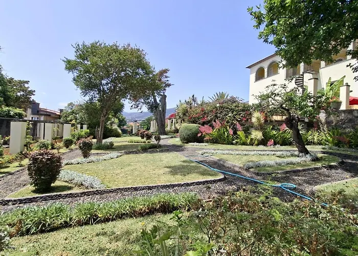 Elegant And Relaxing Seaview With Pool