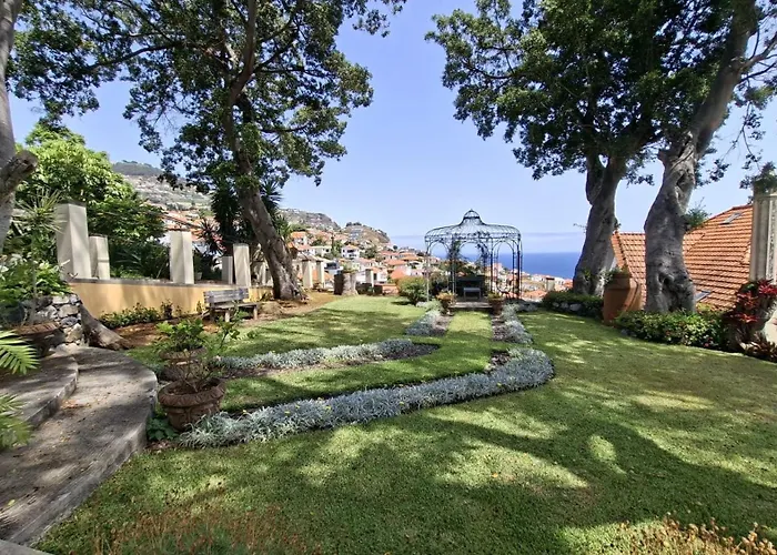 Elegant And Relaxing Seaview With Pool